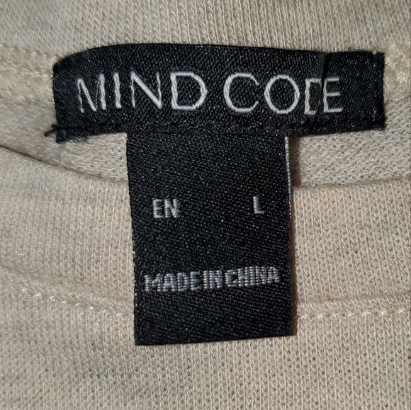 Rounded Bottom Long Sleeve Oatmeal Colored Top with Split Sides Large - Picture 3 of 10